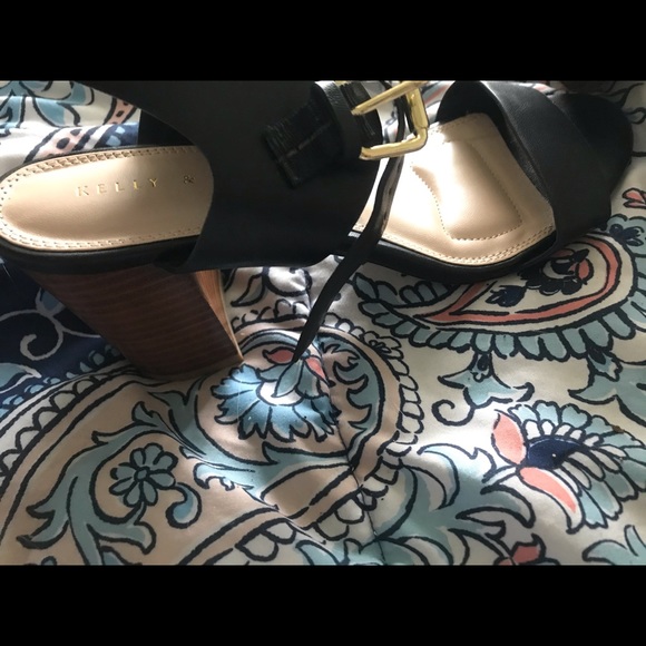 Heels - Picture 3 of 4